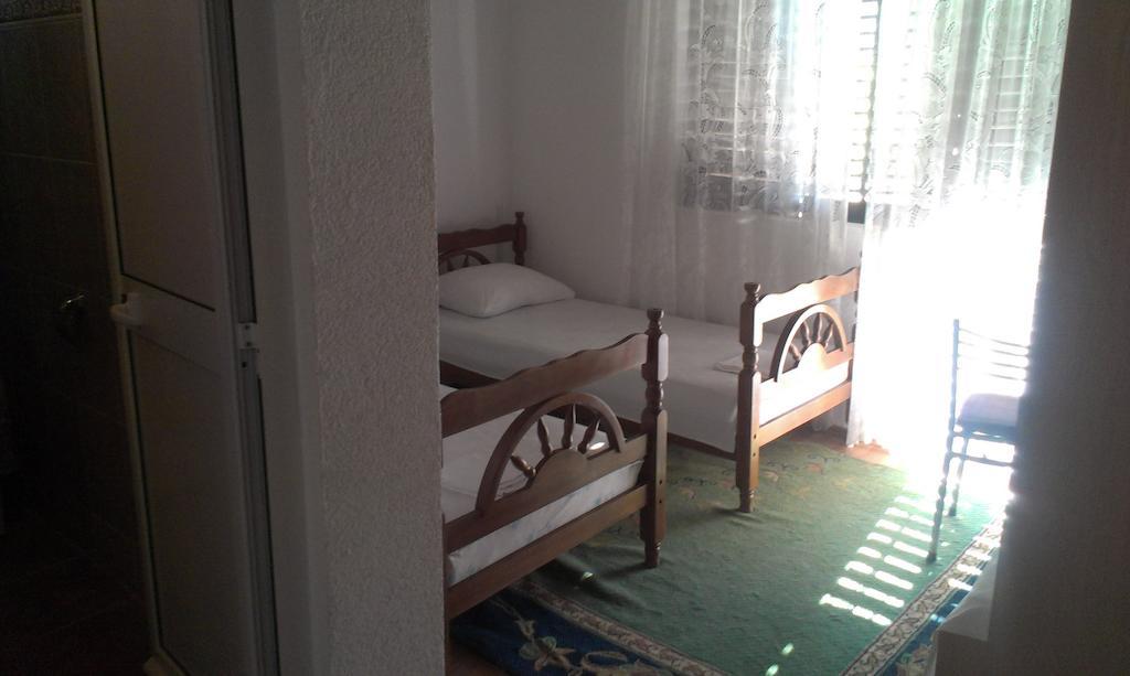 Guesthouse Sinani أولتْسي الغرفة الصورة
