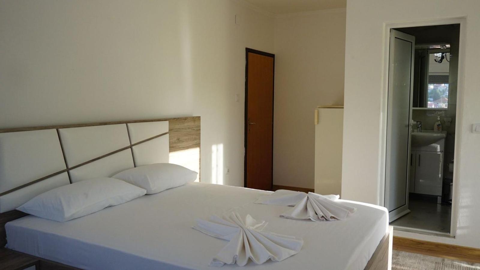 Guesthouse Sinani أولتْسي المظهر الخارجي الصورة